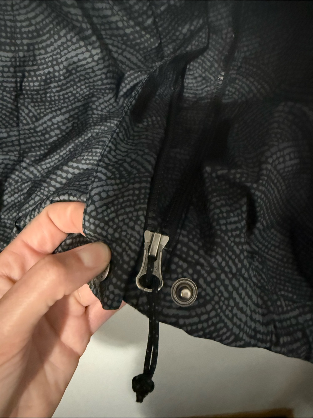 107. Columbia Women's Black & Gray Patterned Ski Jacket XS - Picture 10 of 15